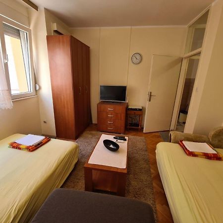 City Centar Apartment Тиват Екстер'єр фото
