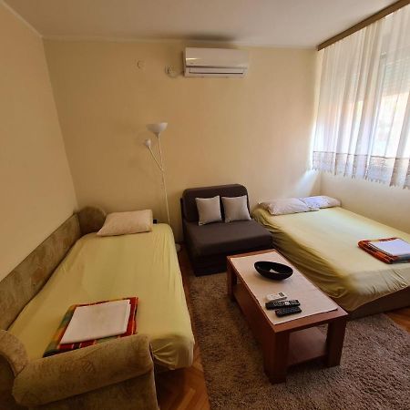 City Centar Apartment Тиват Екстер'єр фото