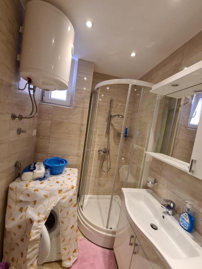 City Centar Apartment Тиват Екстер'єр фото