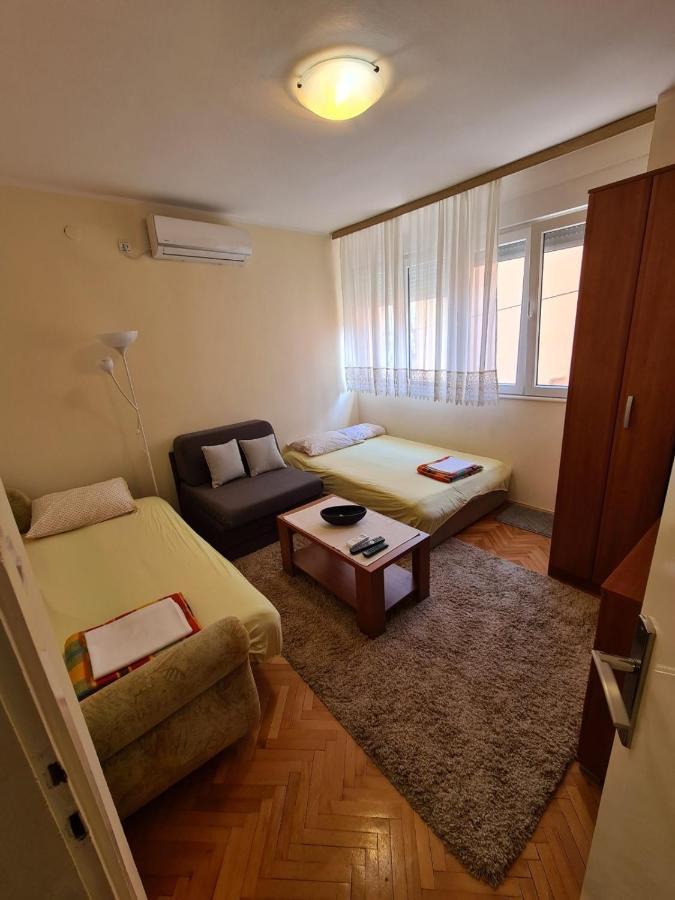 City Centar Apartment Тиват Екстер'єр фото