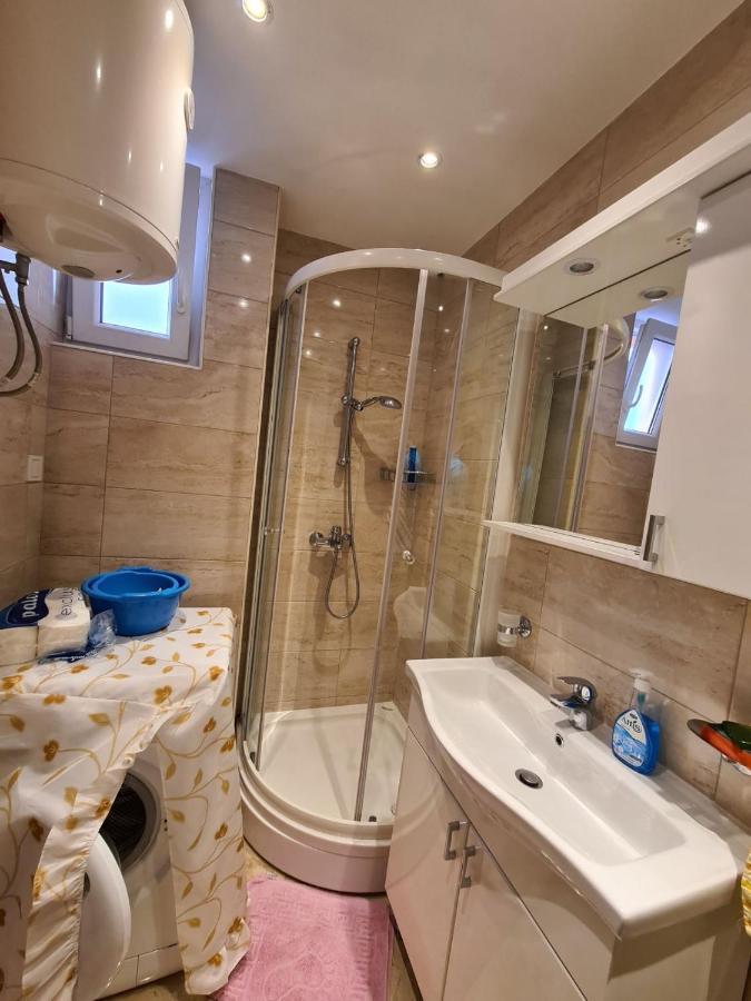City Centar Apartment Тиват Екстер'єр фото