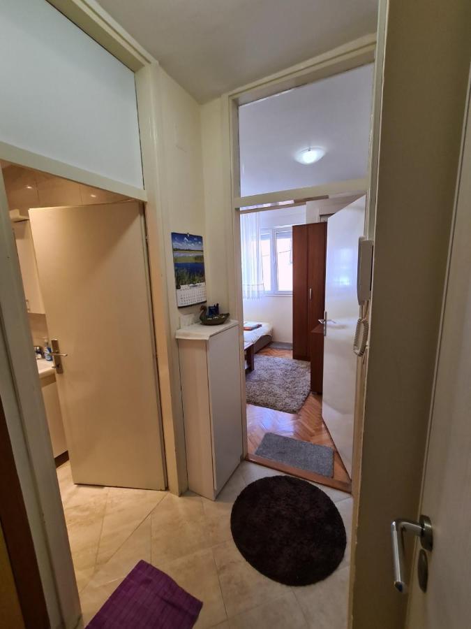 City Centar Apartment Тиват Екстер'єр фото